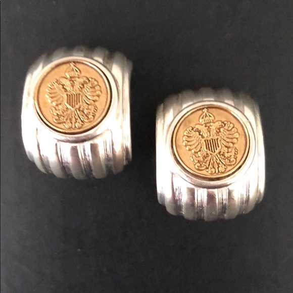 VINTAGE SILVERTONE & GOLDTONE CREST COIN EARRINGS - Picture 3 of 16